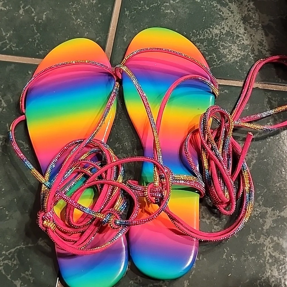 Sandals - Picture 3 of 4